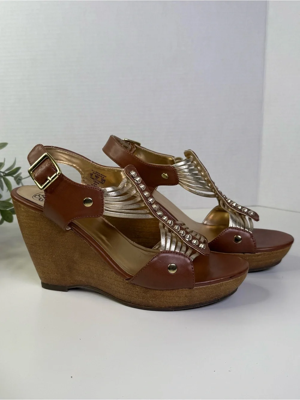 SM New York Y2K Brown & Gold Gladiator Wooden Wedge Sandals Women's Size 10
